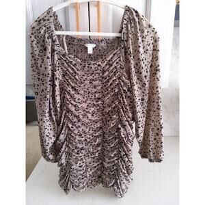 Cato dress blouse. Office Siren. Stretch pleated, animal print. Office Core.Chic